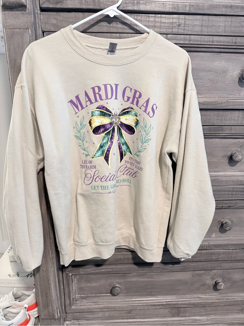 Mardi Gras Graphic Sweatshirt - Cream with Purple, Green & Gold Bow